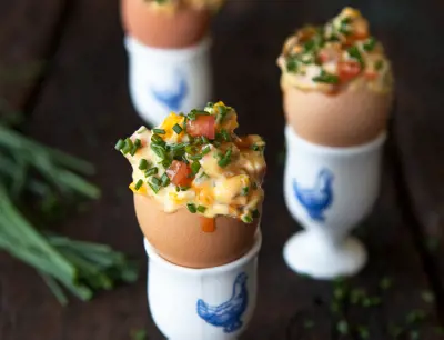 Kokt ägg med topping