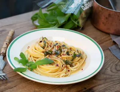 Spaghetti bianco med brynt salviasmör